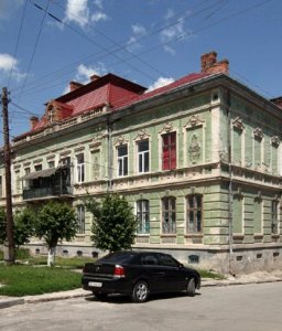 13. Будинок на Вірменській